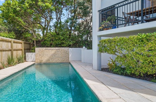 Sunshine Beach Apartment | 4 Hilltop Villas - Enjoy Ocean Views From The Heart Of The Village