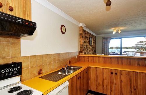 Hawks Nest Apartment | 4 Rio Vista! - spectacular views of the Myall River