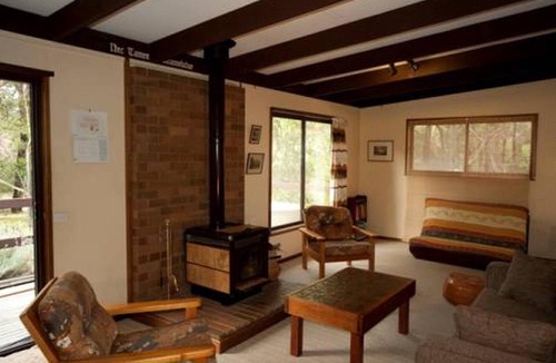 Aireys Inlet House | 40 Airey's Street - Walk To The Beach & Coffee Shops