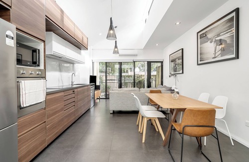 Pyrmont House | 4BR 4mins to light rail 9mins FishMarket