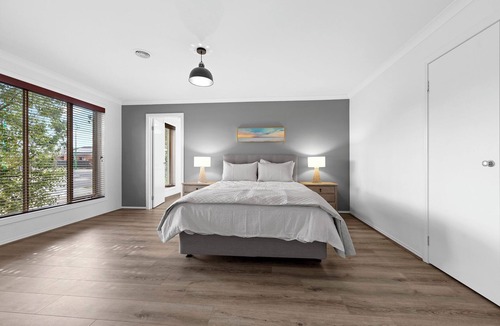Tarneit House | 4BR Designer Stunning House for 8 in Tarneit