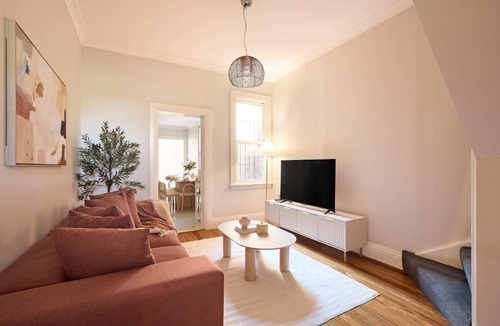 Redfern House | 4BR Historic Eveleigh Escape