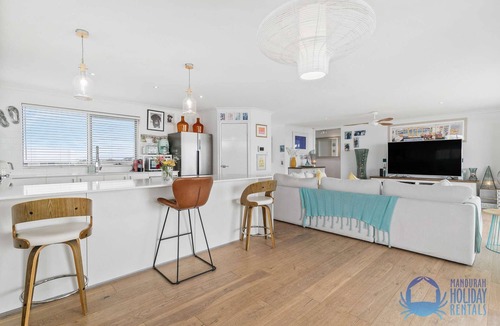 Halls Head House | 4BR Luxury Living with Breathtaking Ocean Views