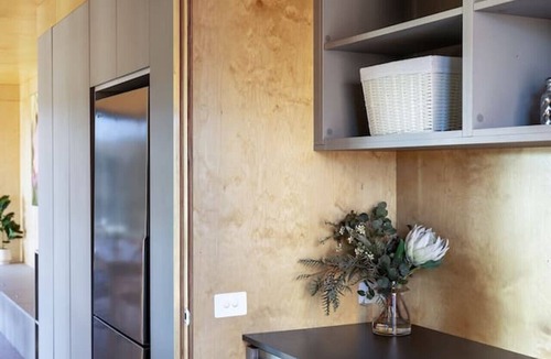 Warrnambool House | 4BR Passive House, sleeps 8, 2.5kms from CBD/Beach