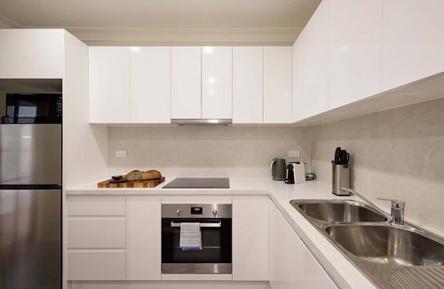 Surry Hills House | 4BR Surry Hills Home | Pet Friendly + Parking