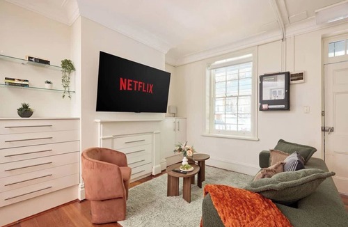 Surry Hills House | 4BR Surry Hills Home | Pet Friendly + Parking