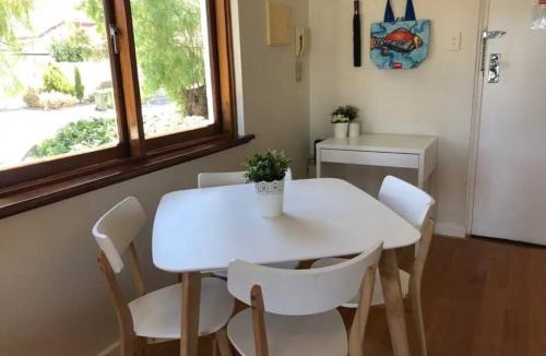 South Perth Apartment | 5 A Rose In South Perth 1br For2 Parking