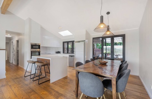 Terrigal House | 5 bedroom Terrigal beach home with district views