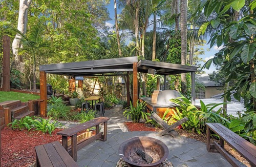 Terrigal House | 5 bedroom Terrigal beach home with district views