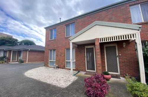 Carrum Apartment | 5 Beds-Whole House-Carrum Beach- Patterson Lake-Fully Furnished