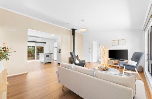 Narooma House | 5 Ross Street , Narooma NSW 2546