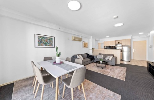 East Perth Apartment | 50 Bright Breezy East Perth Pool, Gym & Parking
