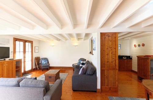 Port Fairy House | 54 on Bank