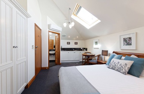 Port Fairy Hotel | 54 On Bank