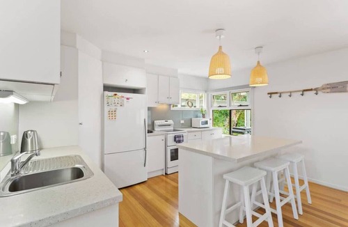 Cowes House | 5BR Modern Beach House Oasis