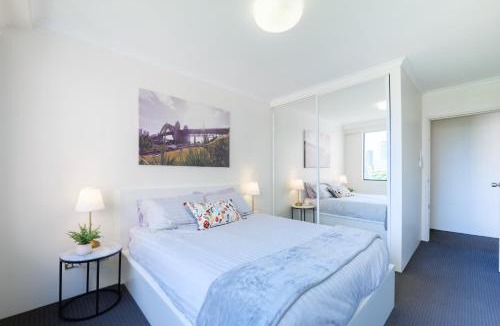 Surry Hills Apartment | 5mins Walk to Central 2 Bedroom Parking Pool