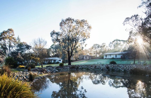 Churchill Apartment | 6 bedroom unit in quiet Churchill location