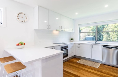 Soldiers Point House | 7 Cromarty Road water views and boat parking available in the driveway