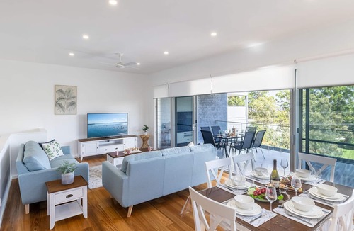 Soldiers Point House | 7 Cromarty Road water views and boat parking available in the driveway
