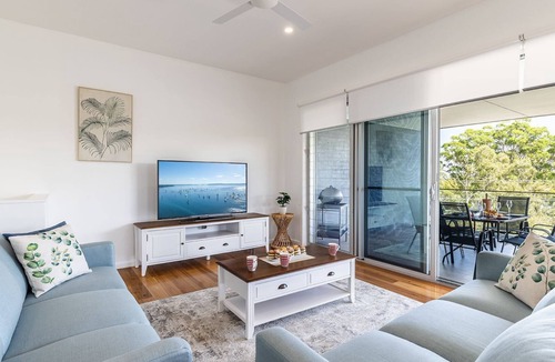 Soldiers Point House | 7 Cromarty Road water views and boat parking available in the driveway