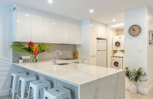 Port Douglas House | 7 Plantation House - Beachfront Location