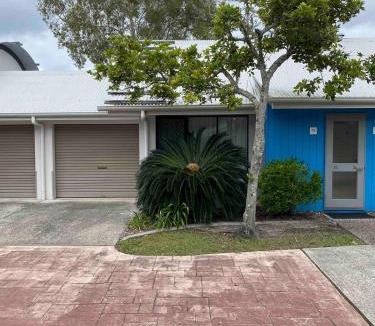 Noosaville Apartment | #75 at IVORY Unique modern space with the extras