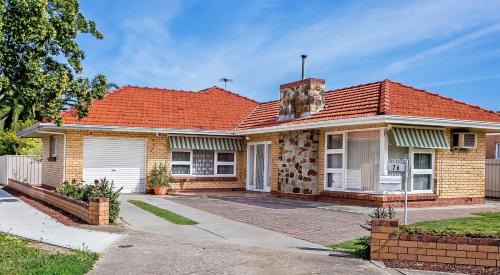 Kidman Park House | 76 frogmore Rd, Kidman Park, a Private house in a quiet area