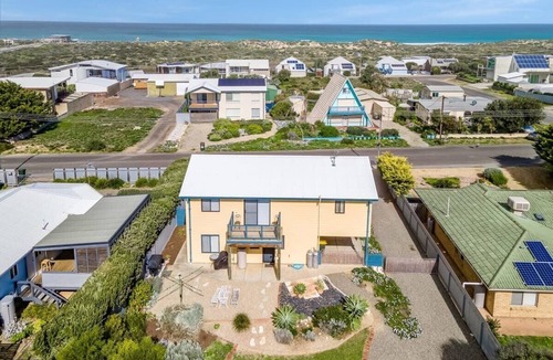 Goolwa Beach House | 8 Corcoran Avenue - BEACH SEAS THE DAY