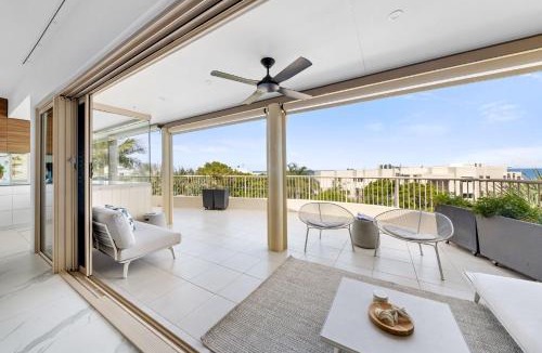 Sunshine Beach Apartment | 8 Nereus 2 Bedroom Stunning Apartment in the Heart of Sunshine Beach 5 mins to Noosa