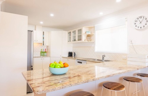Anna Bay House | 8 Ocean Avenue - Ocean Escape, Wi-Fi, views and Aircon