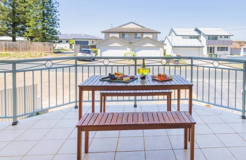 Anna Bay House | 8 Ocean Avenue - Ocean Escape, Wi-Fi, views and Aircon