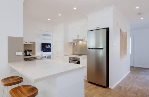 Shoal Bay House | 81 Horace St - Wifi, Pool and air conditioning