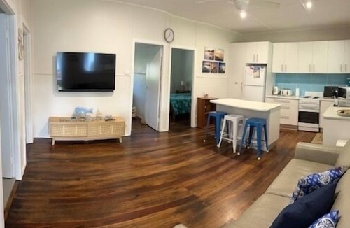 Shoal Bay House | A beach house with colour!