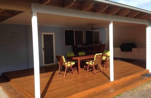 Shoal Bay House | A beach house with colour!