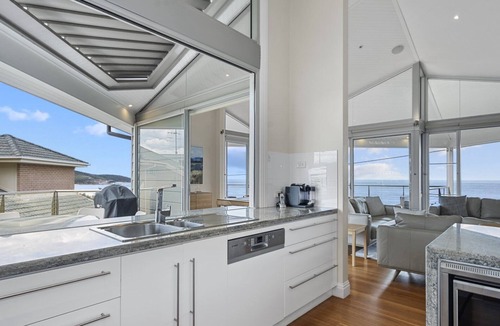Killcare House | A Beachside Getaway 8 by HolidayCo.