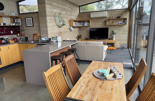 Mount Rumney Apartment | A Birds Eye View