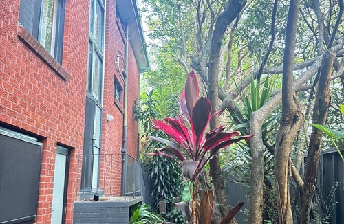 Cronulla House | A Cozy 1BR in Cronulla – Walk to Beach & Shops U4