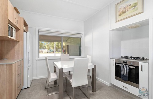 Lancelin House | A Golden Barrel - A spacious Lancelin holiday home.