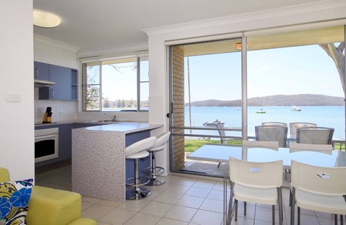 Soldiers Point Apartment | A ground floor unit, right on the water at Soldiers Point