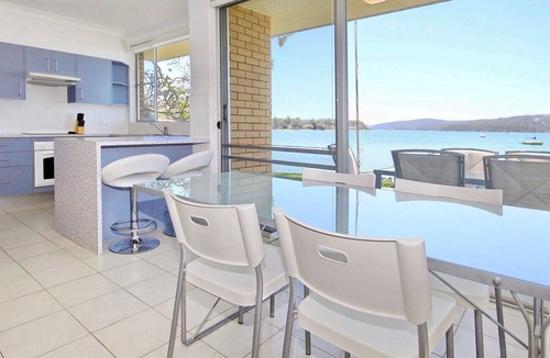 Soldiers Point Apartment | A ground floor unit, right on the water at Soldiers Point
