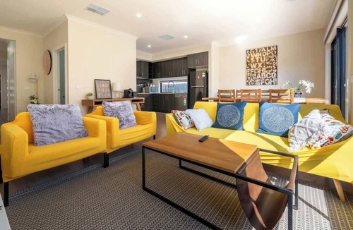 Clyde North House | A homely house in Clyde North