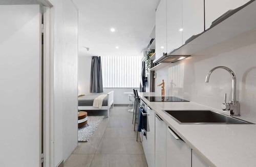 Bondi Beach Apartment | A Modern Beach Studio, 5min walk to Bondi Beach