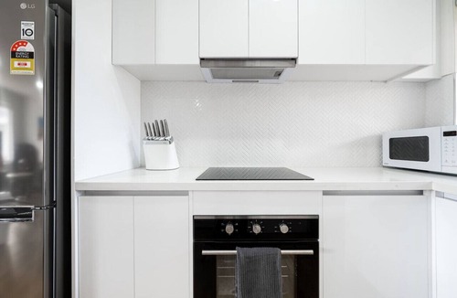 Bayswater House | A Private Hideaway with Large Backyard & 2 CarPark