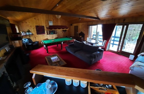 Fingal House | A relaxed fun Cosy Cabin- 5 min from ocean and bay beaches and the Hot springs