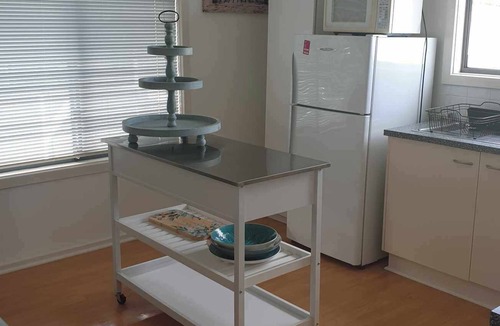 Marion Bay House | A Sweet Retreat - Only 5 Minute Walk From Jetty, Playground, Hotel & Beach!