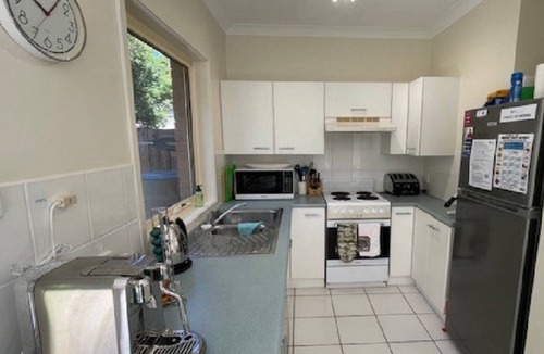 Hawks Nest House | A Travellers Delight On Kikarra. WiFi