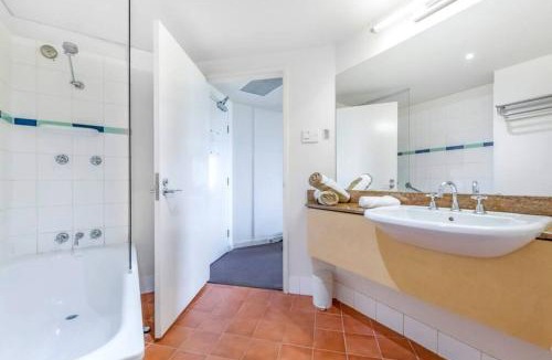 Darwin City Centre Apartment | A Waterview Oasis on the Esplanade with Pool