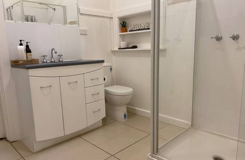 Sea Lake Villa | A1 Sea Lake Silo House with a view (Pet friendly)