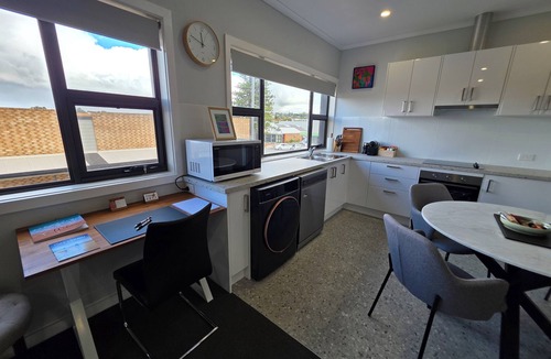 Port Lincoln Apartment | Aart Apartments, Port Lincoln, Studio No 5 Apartment, Open Living CBD Views.