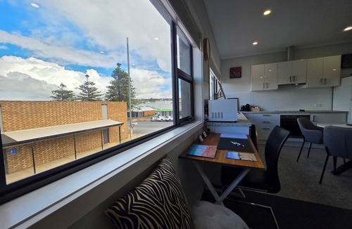 Port Lincoln Apartment | Aart Apartments, Port Lincoln, Studio No 5 Apartment, Open Living CBD Views.